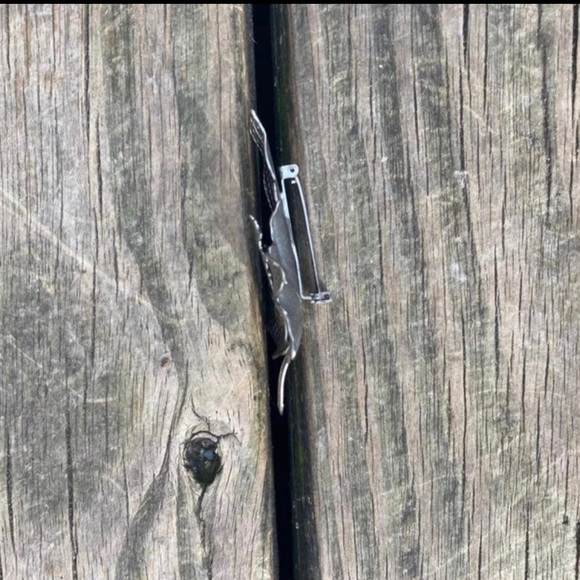 VINTAGE HOLIDAY LEAF BROOCH SILVER TONE - Picture 4 of 6